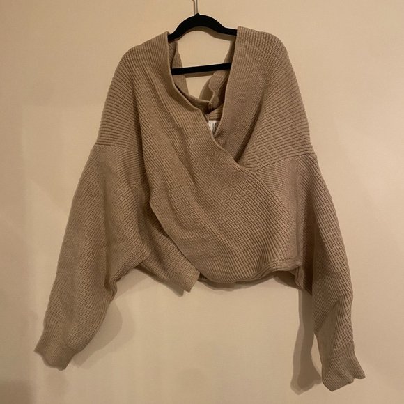 Commense Crosstop Sweatshirt - Picture 1 of 4